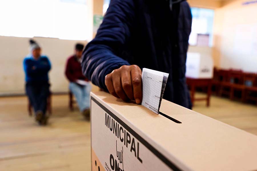 El país que no confía va a elecciones y necesita romper el algoritmo