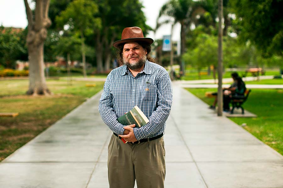 Alexander Huerta-Mercado en la Pontificia Universidad Católica del Perú.