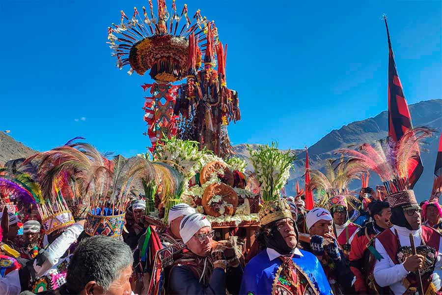 Subir por la promesa: Qoyllur Rit’i y el reencuentro con Dios en comunidad