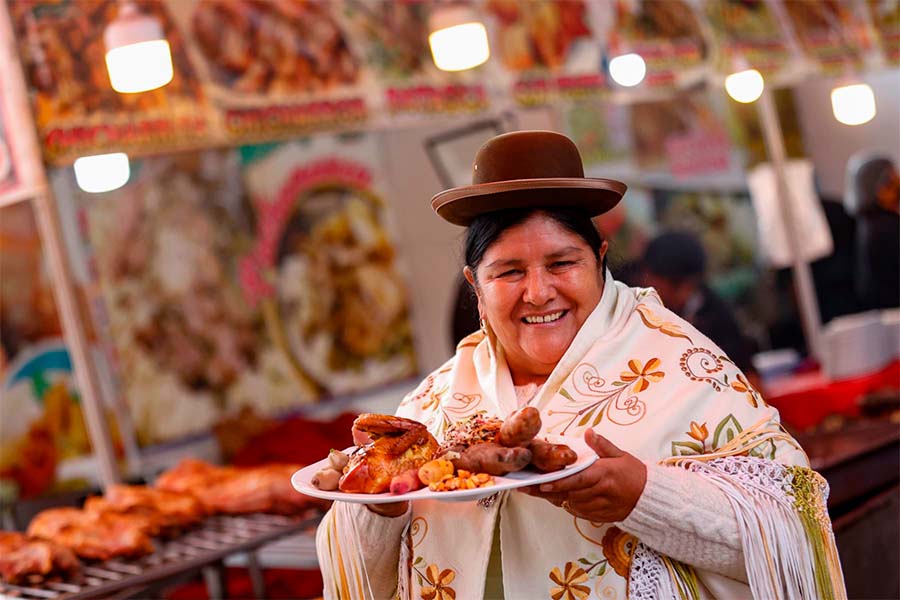 Comer juntos: la mesa como rito de pertenencia en el Perú
